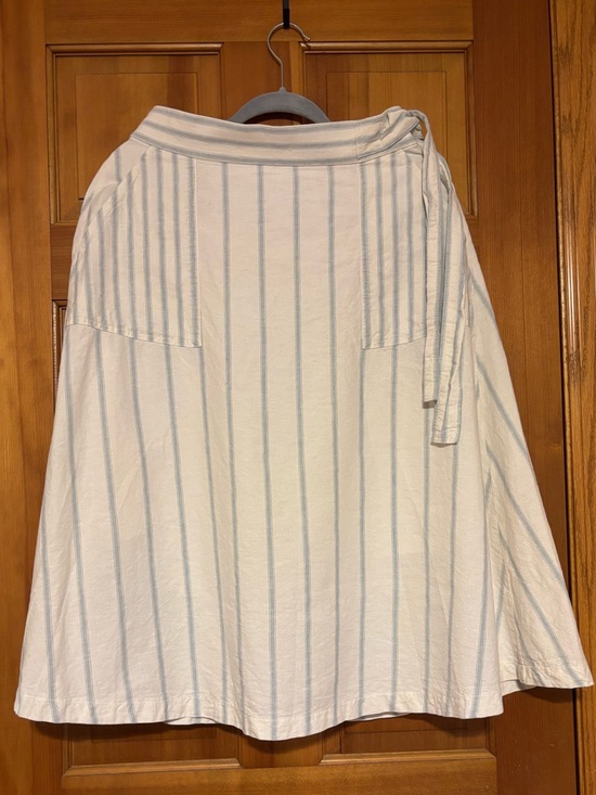 Uniqlo Dresses & Skirts - Uniqlo White A-Line Skirt with Light Blue Stripes